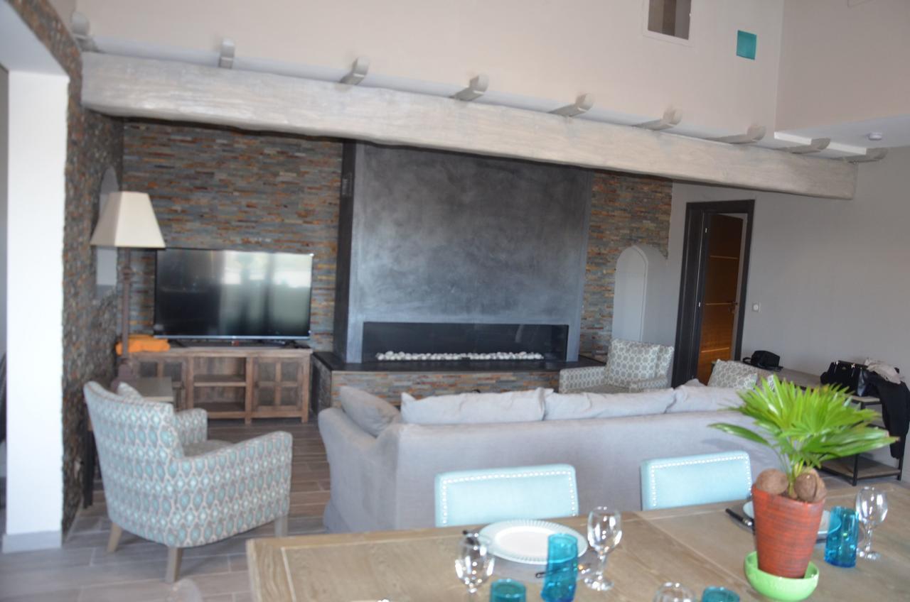 Belle Maison Avec Piscine Dans Les Hauteurs A Saint Raphael מראה חיצוני תמונה