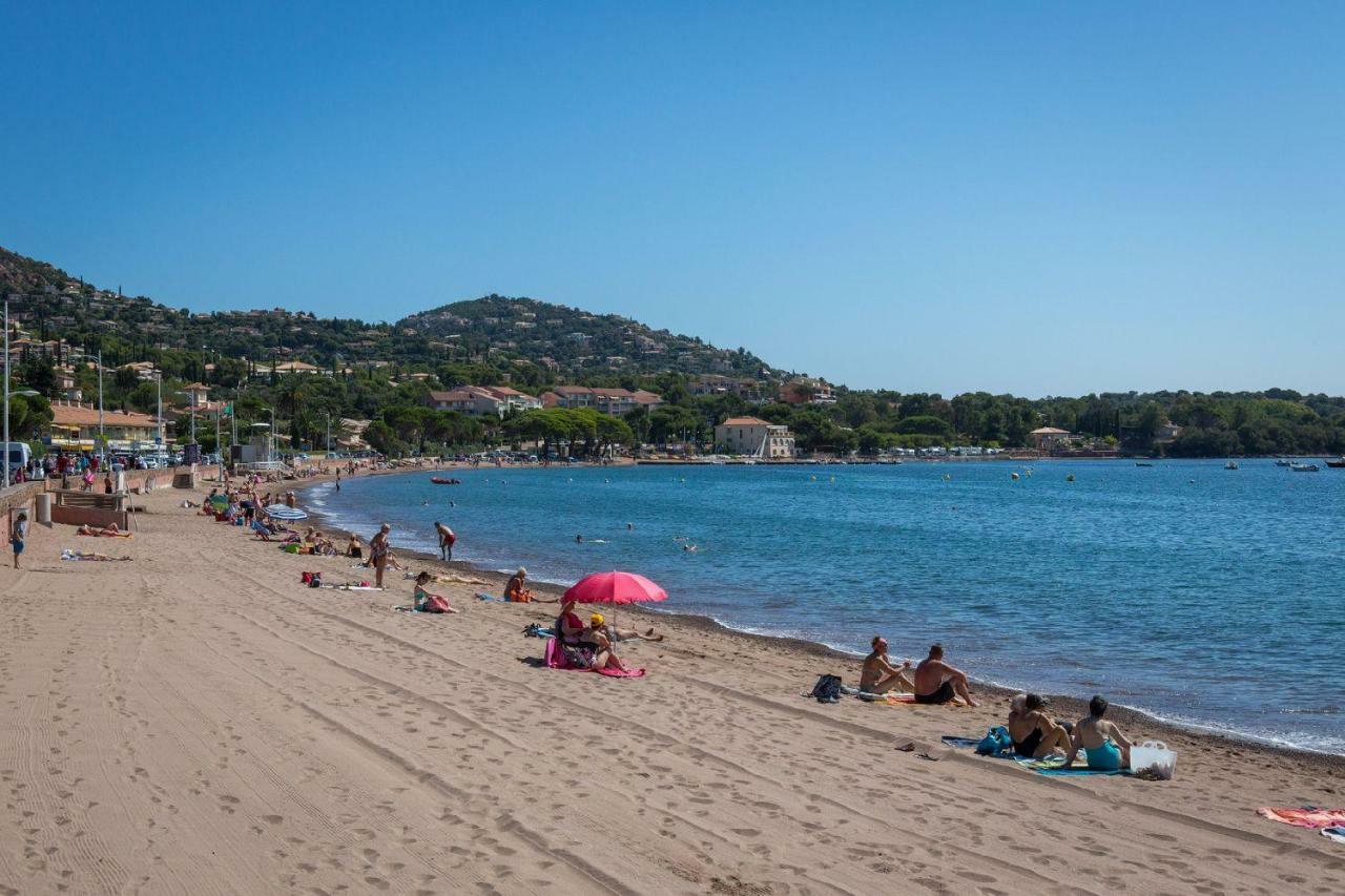 Belle Maison Avec Piscine Dans Les Hauteurs A Saint Raphael מראה חיצוני תמונה